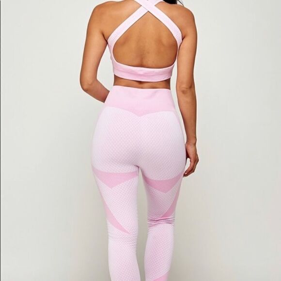 Plus Size‎ Cross Back Sports Bra and Pants - Picture 5 of 8